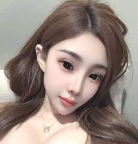 Alice - escort in Mauritius Photo 1 of 8