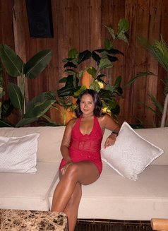 Alice - puta in Bali Photo 1 of 13