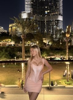 Alice - puta in Dubai Photo 3 of 8