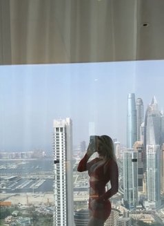 Alice - puta in Dubai Photo 1 of 8