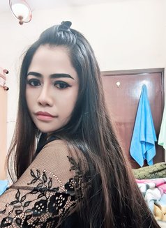 Alice - escort in Gurgaon Photo 7 of 13