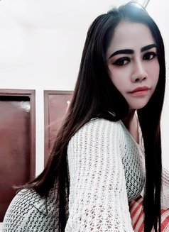 Alice - escort in Gurgaon Photo 9 of 13