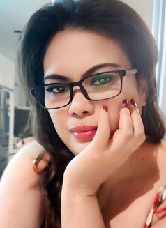 Alice - puta in Kuala Lumpur Photo 7 of 7