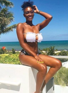 Alice - puta in Dubai Photo 5 of 5