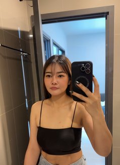 Alice good massage - escort in Al Manama Photo 5 of 8