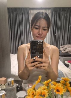 Alice good massage - escort in Al Manama Photo 7 of 8