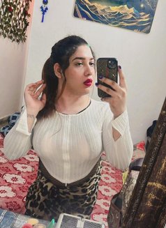 Alice - Transsexual escort in New Delhi Photo 15 of 17