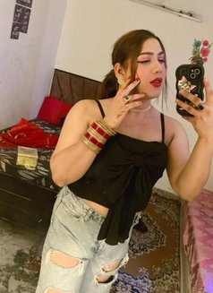 Alice - Transsexual escort in New Delhi Photo 4 of 10