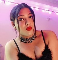 Alice - Transsexual escort in New Delhi Photo 5 of 11