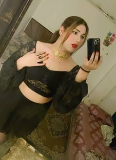 Alice - Transsexual escort in New Delhi Photo 9 of 10