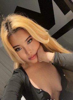 Alice kazhakstan - escort in Hong Kong Photo 18 of 20