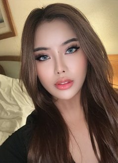 Alice kazhakstan - escort in Makati City Photo 9 of 13