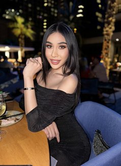 Alice Monster Cock - Acompañantes transexual in Abu Dhabi Photo 10 of 20