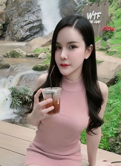 Shinee - puta in Jeddah Photo 8 of 8