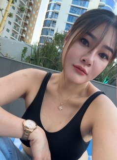 Alice Professional massage - escort in Al Manama Photo 5 of 7
