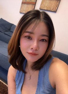 Alice Professional massage - escort in Al Manama Photo 8 of 9