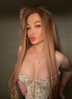 ALICE - escort in Dubai Photo 2 of 7