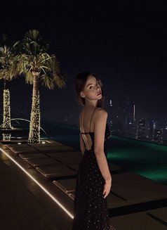 Alice - puta in Dubai Photo 3 of 12