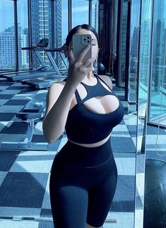 Alice - escort in Bangkok Photo 4 of 5