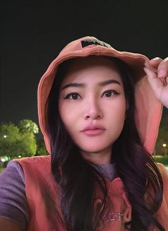 Alice - escort in Dammam Photo 3 of 4