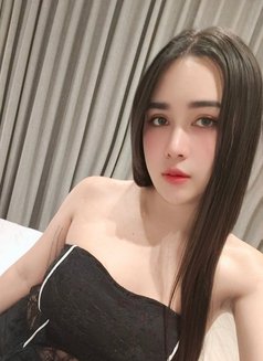 Alice - Transsexual escort in Khobar Photo 3 of 5