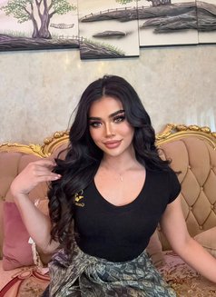 Alice (Threesome Sex) - Transsexual escort in Muscat Photo 6 of 14
