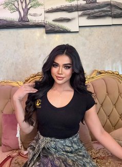 Alice (Threesome Sex) - Transsexual escort in Muscat Photo 7 of 14