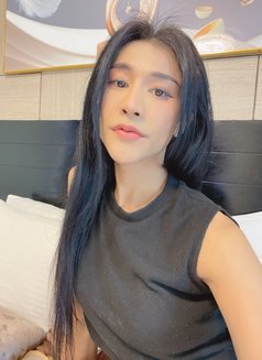 Alice (Vers) - Transsexual escort in Bangkok Photo 4 of 4