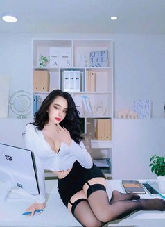 Alice Anal + raw Incall - Outcall - puta in Singapore Photo 7 of 7