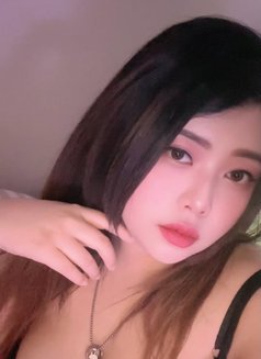 Alice Young - escort in Doha Photo 5 of 6