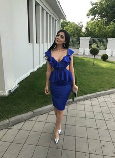 Alicia - escort in Paris Photo 1 of 2
