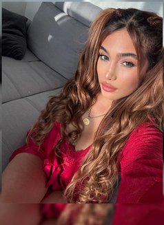 Alicia - escort in Beirut Photo 5 of 6