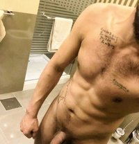 Alii Bursa - Acompañantes masculino in Abu Dhabi