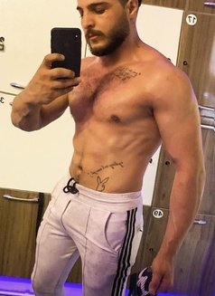 Alii - Male escort in Abu Dhabi Photo 6 of 13