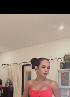 Alin Flowriska - Transsexual escort in Bali Photo 3 of 11