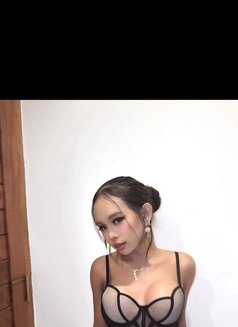 Alin Flowriska - Transsexual escort in Bali Photo 6 of 11