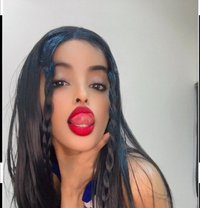 Alina Ajmal - puta in Riyadh
