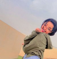 Alina Ajmal - puta in Riyadh