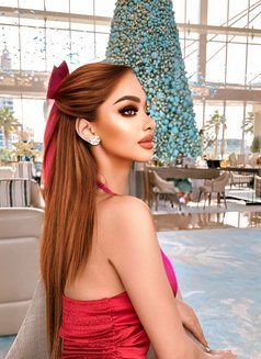 Alina - puta in İstanbul Photo 3 of 8