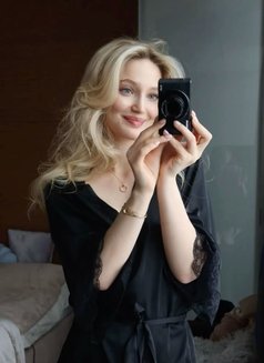 Alina - escort in İzmir Photo 1 of 9