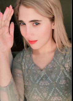 Alina Butt Pakistani - escort in Al Manama Photo 9 of 9