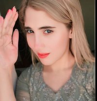Alina Butt Pakistani - puta in Al Manama Photo 9 of 9