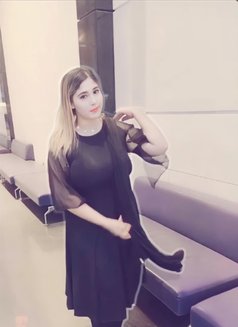 Alina Butt Pakistani - puta in Al Manama Photo 9 of 11