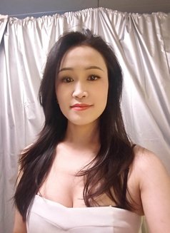 Alina - escort in Cairo Photo 5 of 5