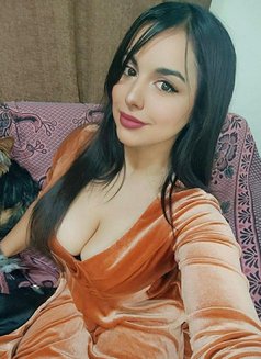 Alina - escort in Doha Photo 2 of 3