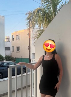Alina - escort in New Delhi Photo 3 of 4