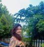 Alina - puta in New Delhi Photo 1 of 5