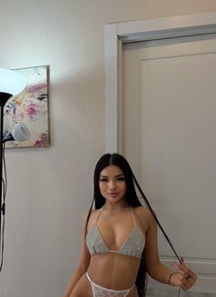 Alina - escort in Riyadh Photo 4 of 4