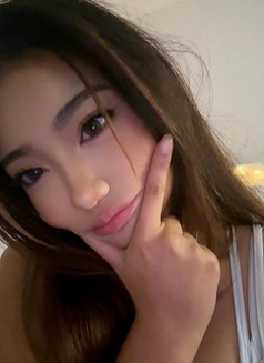 Alina - escort in Doha Photo 3 of 7