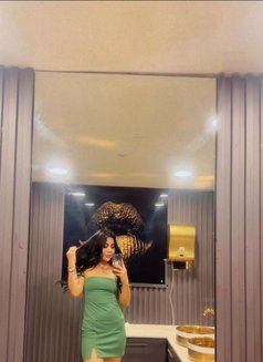 Alina - puta in Dubai Photo 4 of 8